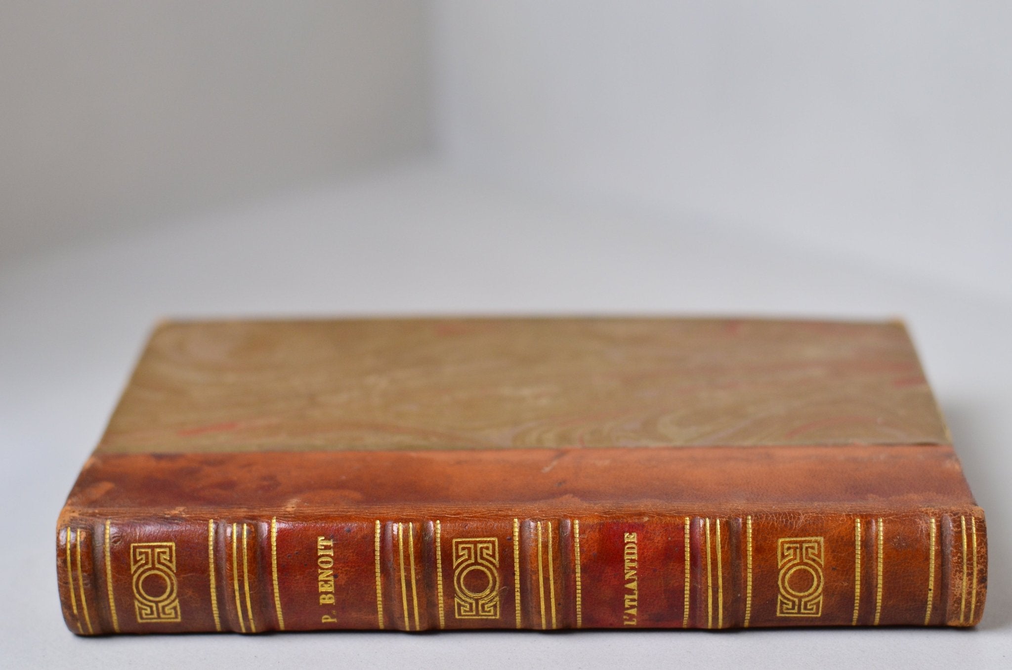 Antique Leather Bound L'Atlantide by Pierre Benoit 1920 - French - Brookfield Books